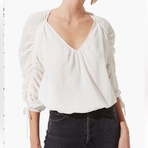 ASTR the label long sleeve ruched top
